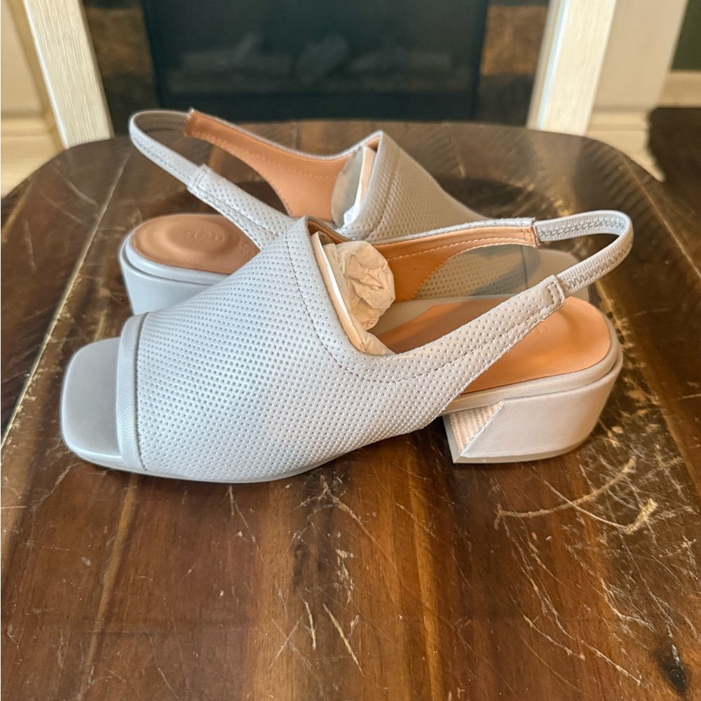 Gentle Souls Penny Slingback Sandals Leather Womans Gray Sz 7 NEW Stretch